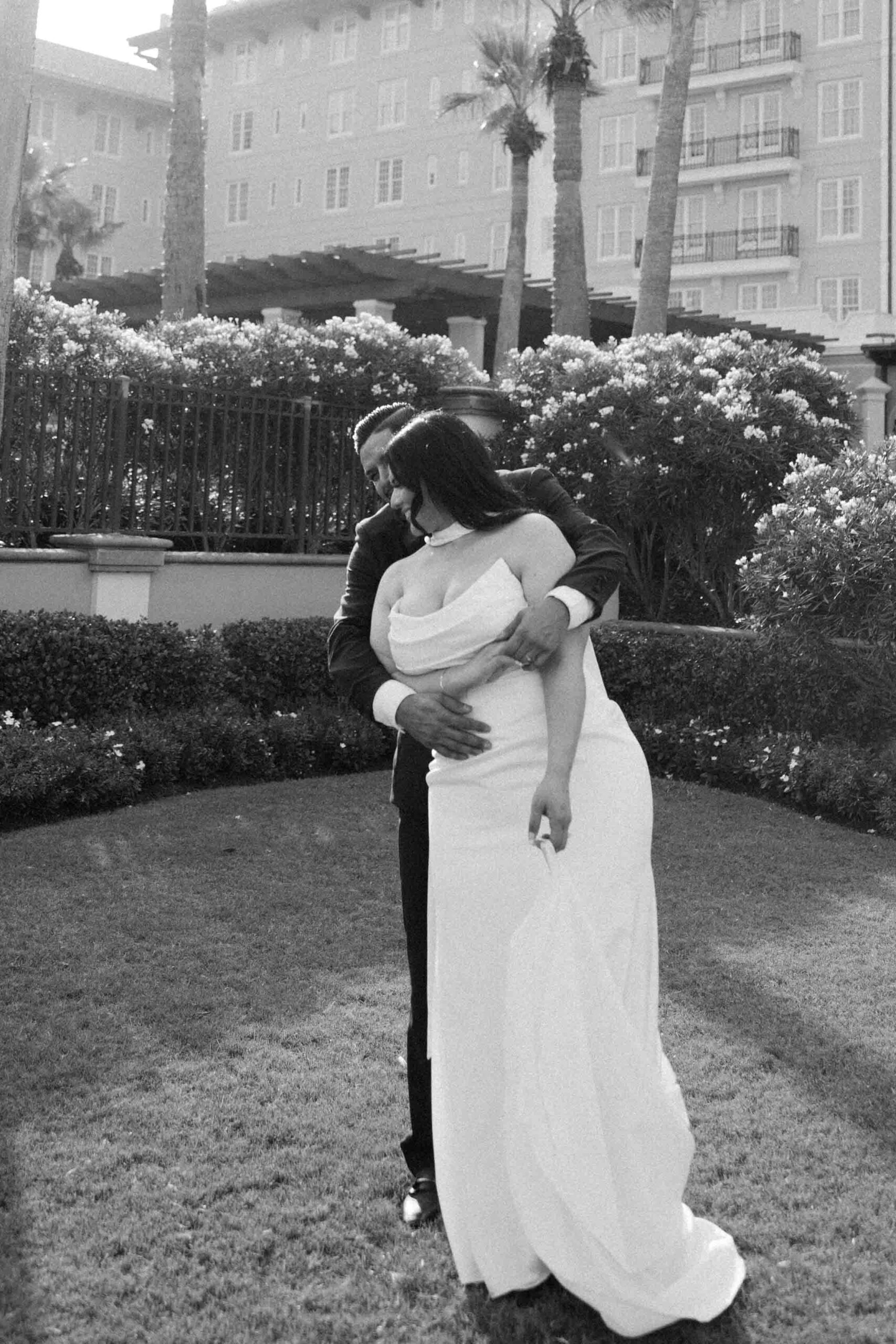 engagement photos at the grand galvez hotel, Galveston wedding photographer