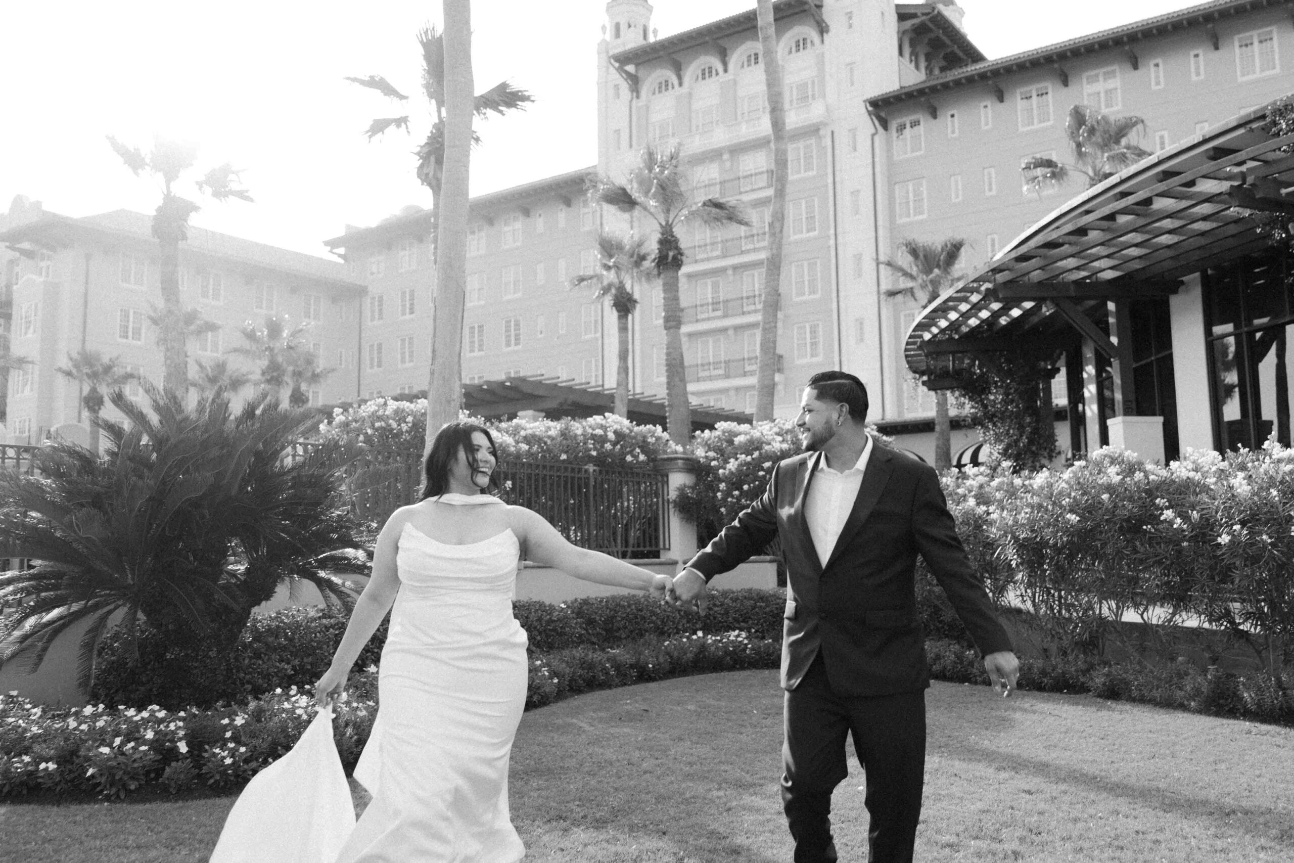 engagement photos at the grand galvez hotel, Galveston wedding photographer