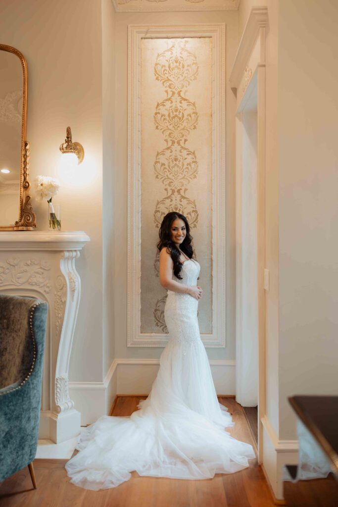 bride getting ready in manor houst at Sandlewood Manor houston wedding photographer