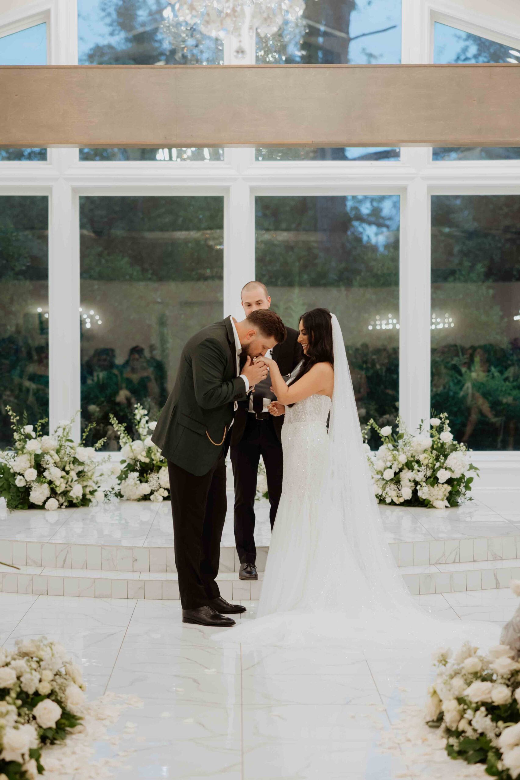 Ceremony at Sandlewood Manor houston wedding photographer