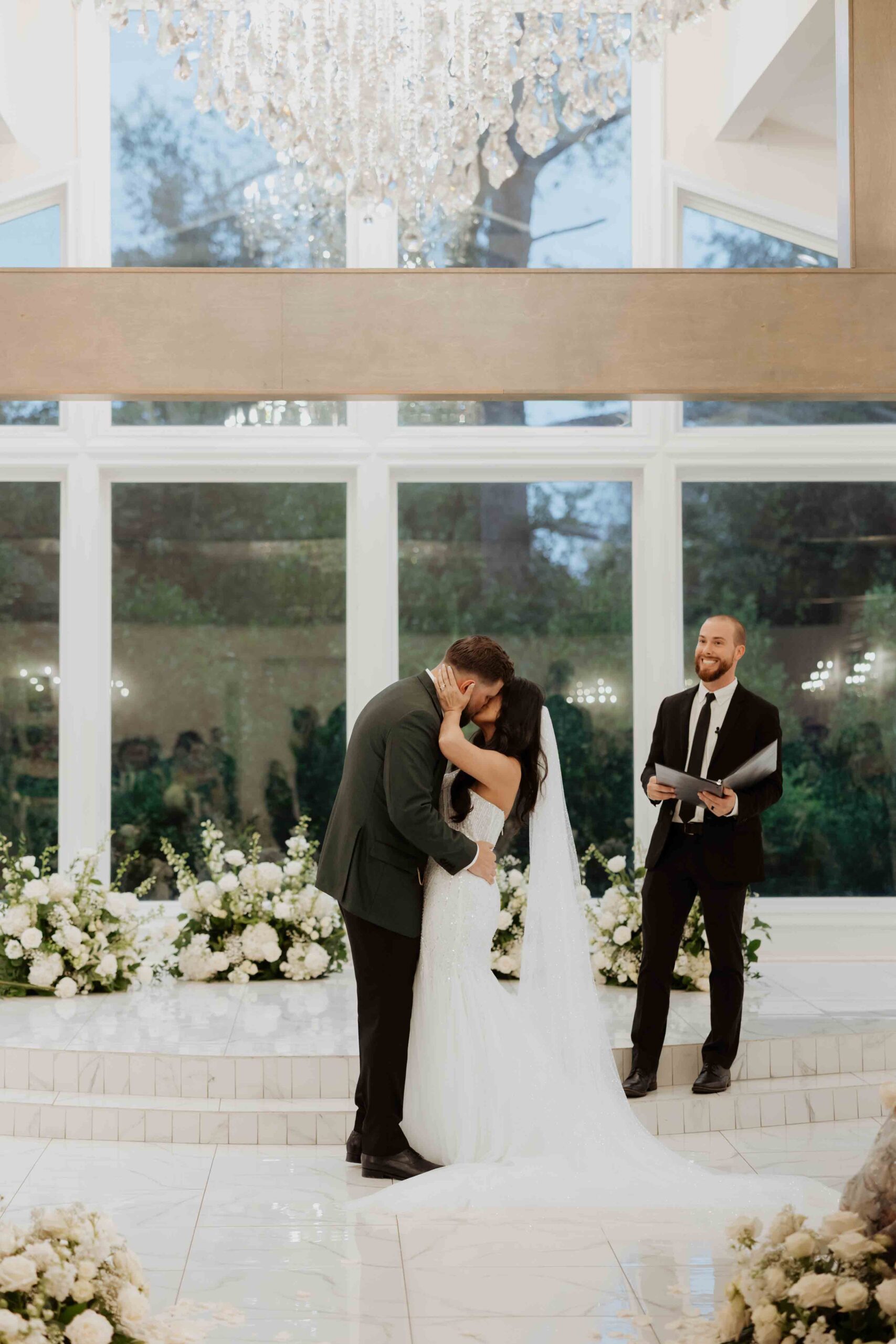 Ceremony at Sandlewood Manor houston wedding photographer